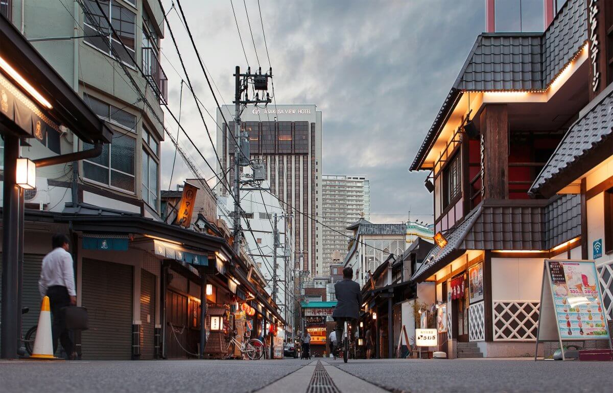 How should a foreign company enter the Japanese market?